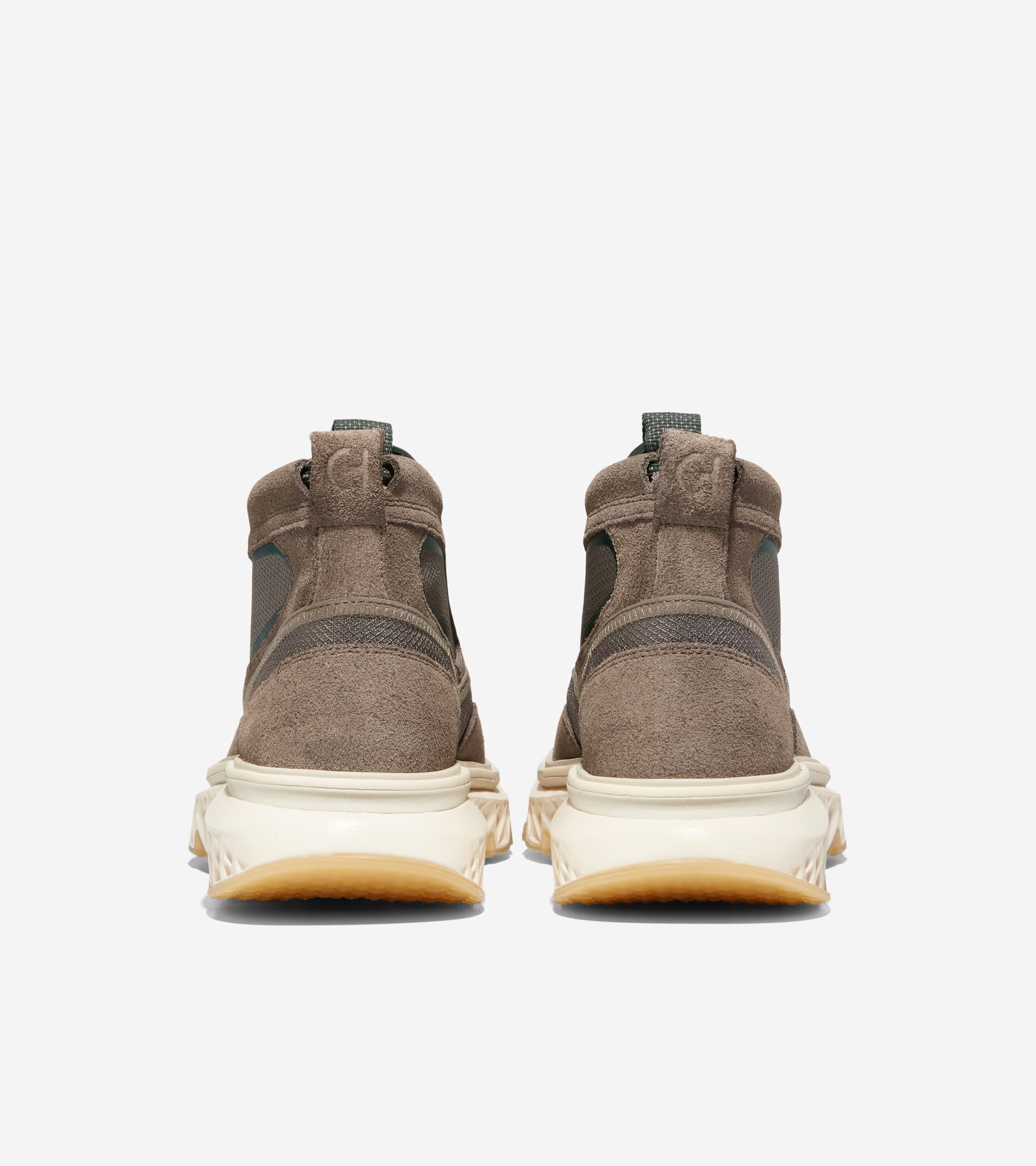 Hombre 5.ZERØGRAND WRK Water-Resistant Chukka Boot - Image 3