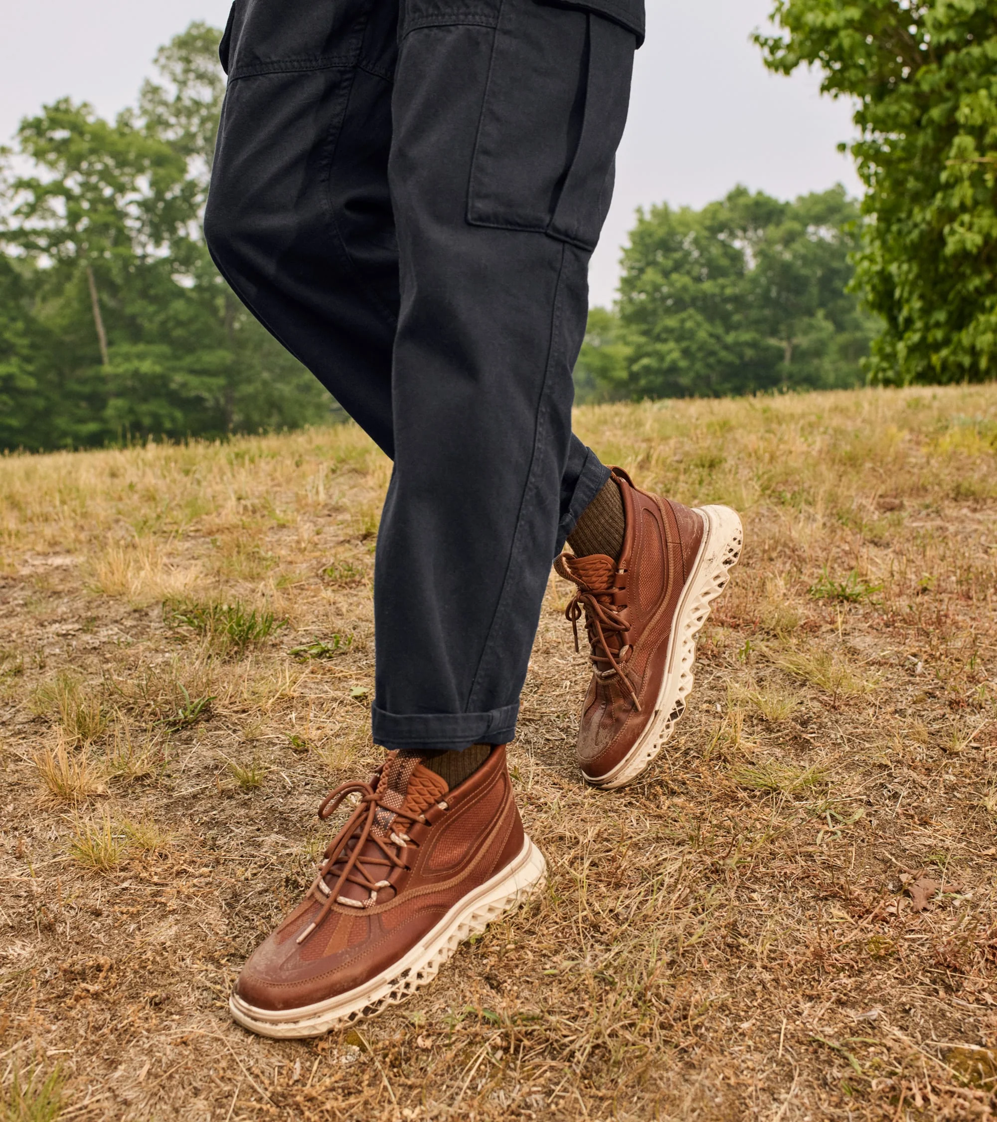 Hombre 5.ZERØGRAND WRK Chukka Boot - Image 9